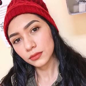 Meet your Posher, Lorena